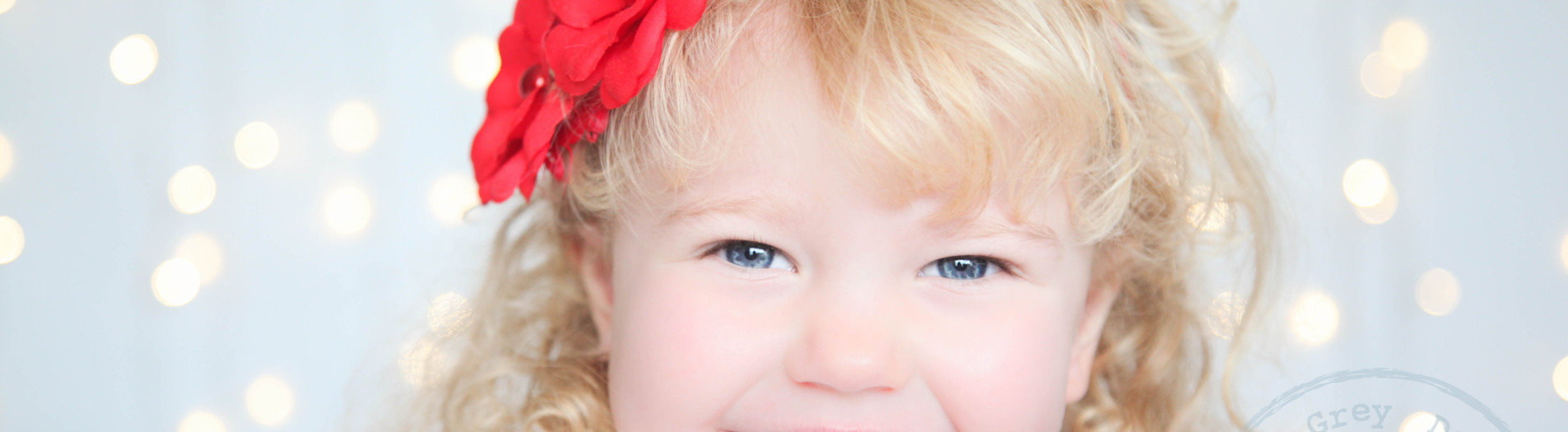 Amelia and Charlotte's Chrismas Mini Session.