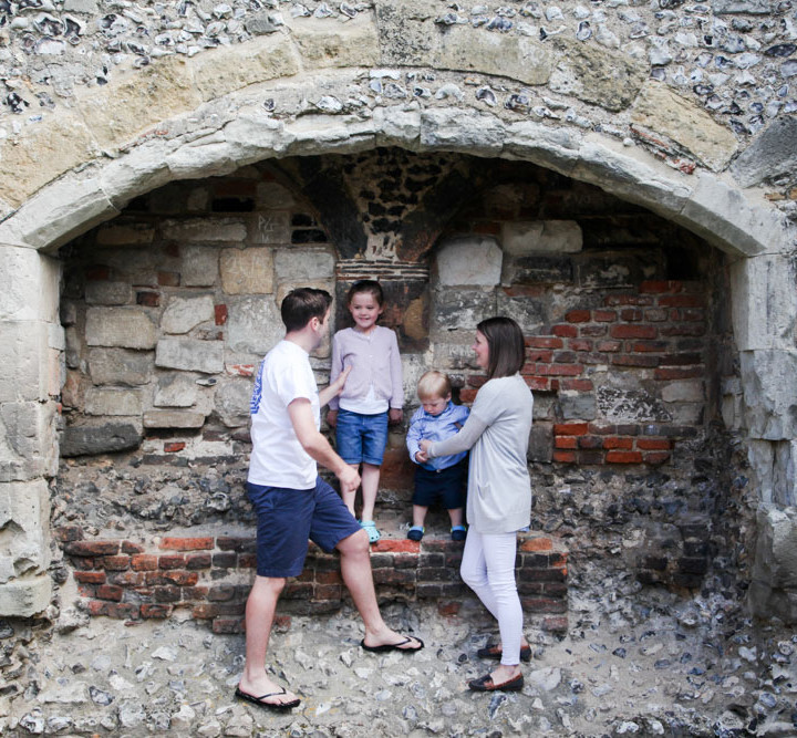 D, A, B and R - Springtime Family Session at Bishops Waltham Palace
