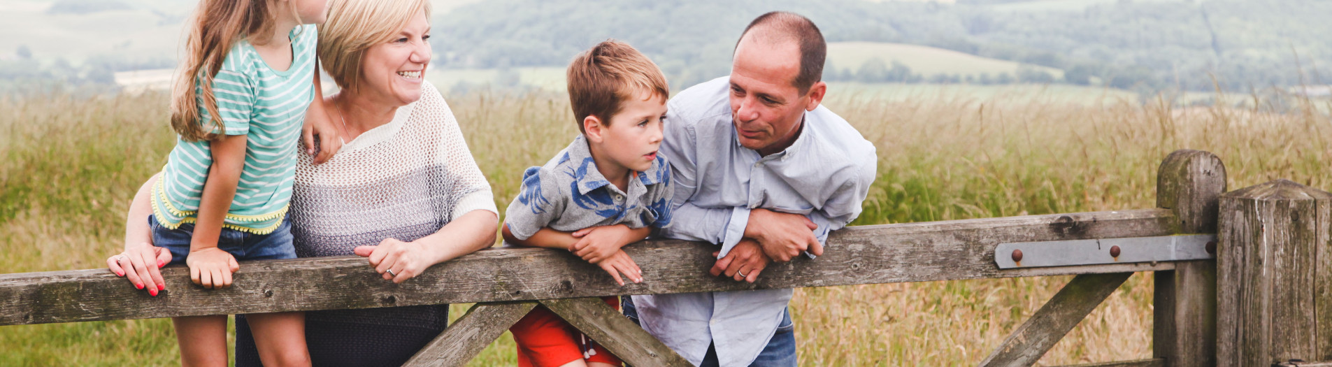 Family Hillside Walk - Candid Family Photoshoot - Hampshire