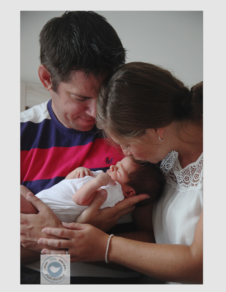 Relaxed newborn at home photoshoot. Baby photoshoot at home. Hampshire (21)