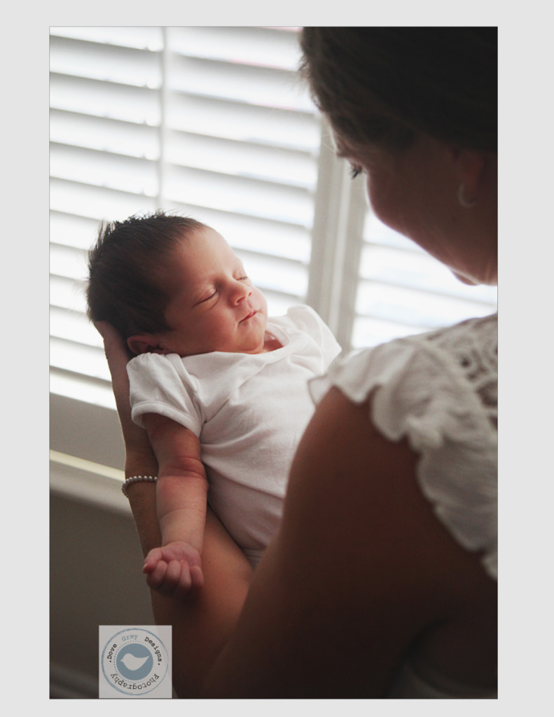 Relaxed newborn at home photoshoot. Baby photoshoot at home. Hampshire (39)