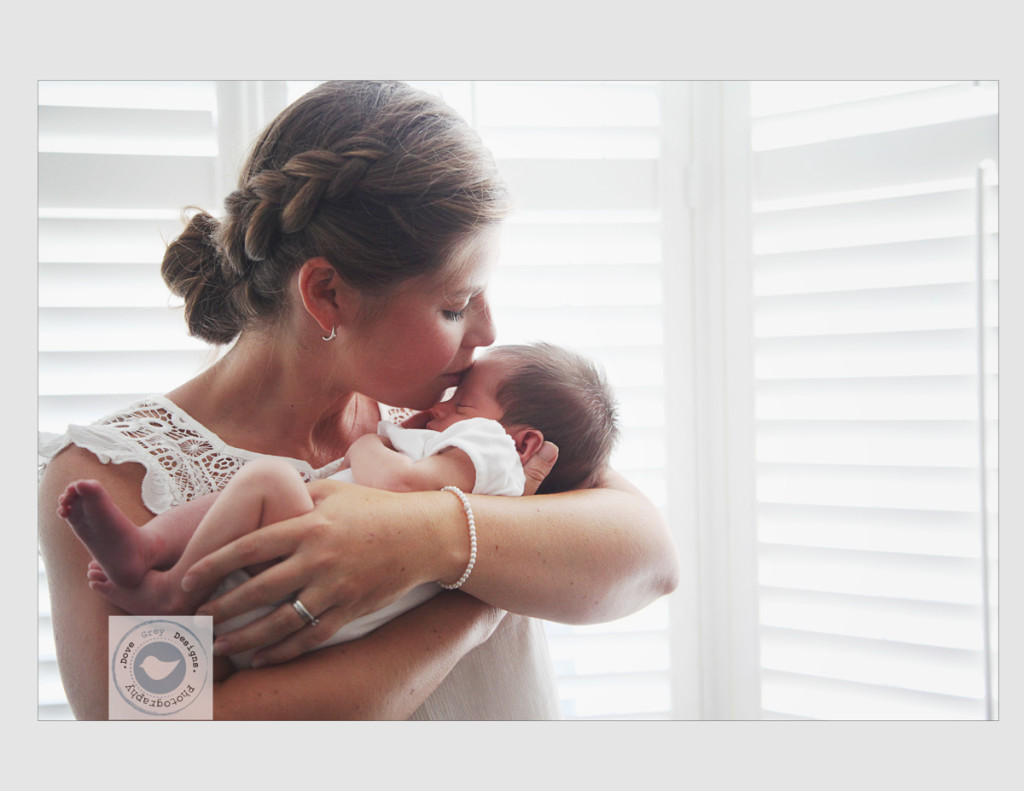 Relaxed newborn at home photoshoot. Baby photoshoot at home. Hampshire (43)