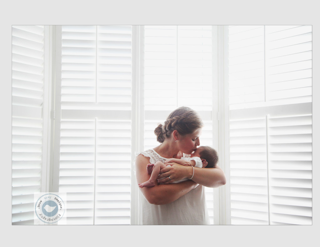 Relaxed newborn at home photoshoot. Baby photoshoot at home. Hampshire (45)